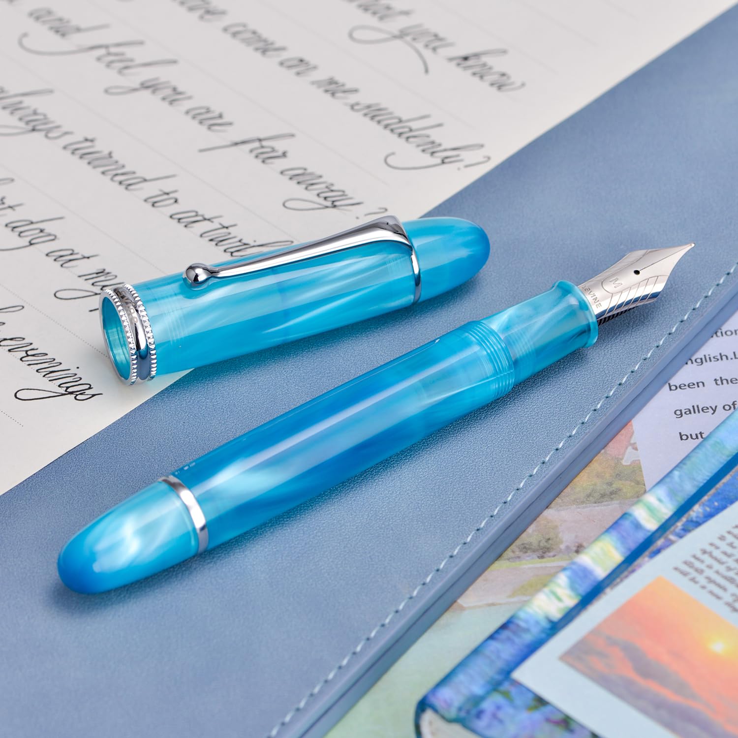 Asvine V800 - Penna stilografica con sistema di riempimento sottovuoto ad alta capacità - numero 8 liscio pennino medio con confezione regalo e chiave a brugola - Celeste