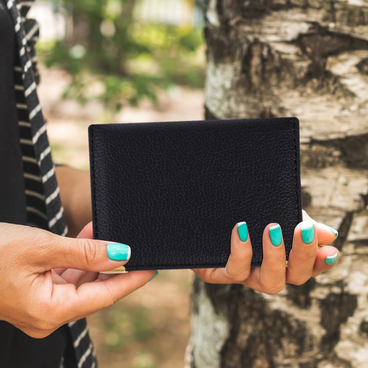 GLEAVI Pu Leather Card Holder Id Protective Sleeve for Travel Black Credit Card Pack Organizer for Women and Men
