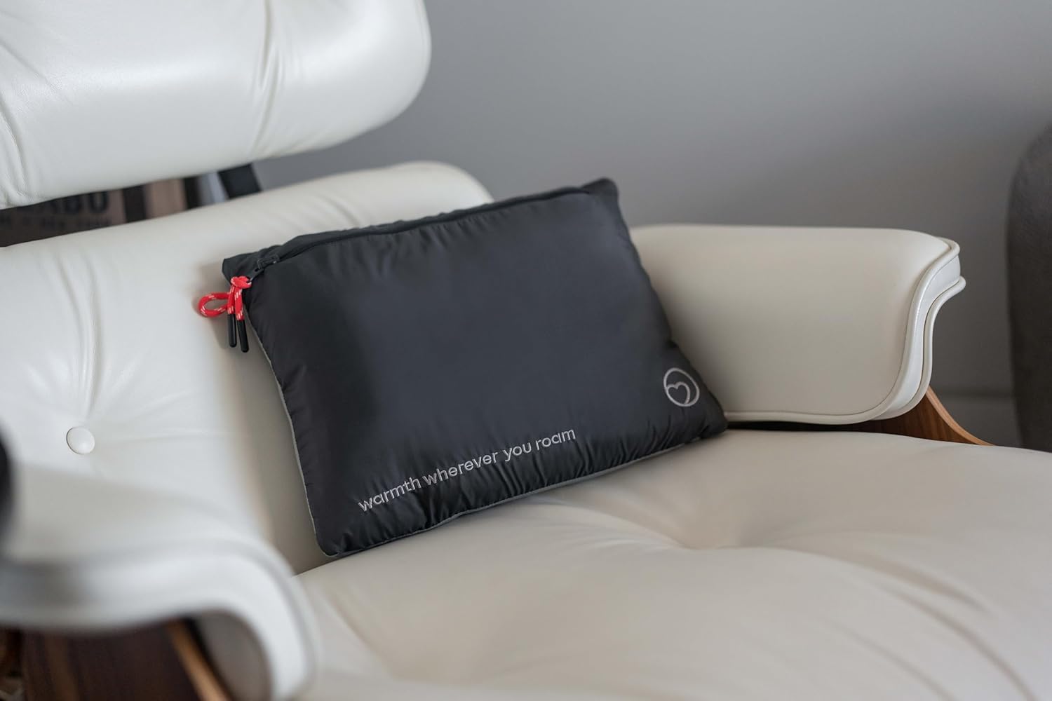 Explorer Travel Blanket – 2-in-1 Compact Pillow, Extra-Large Travel Blanket, Fleece-Lined Zipper Pocket, Lightweight & Packable, Snap Together for Wearable Comfort