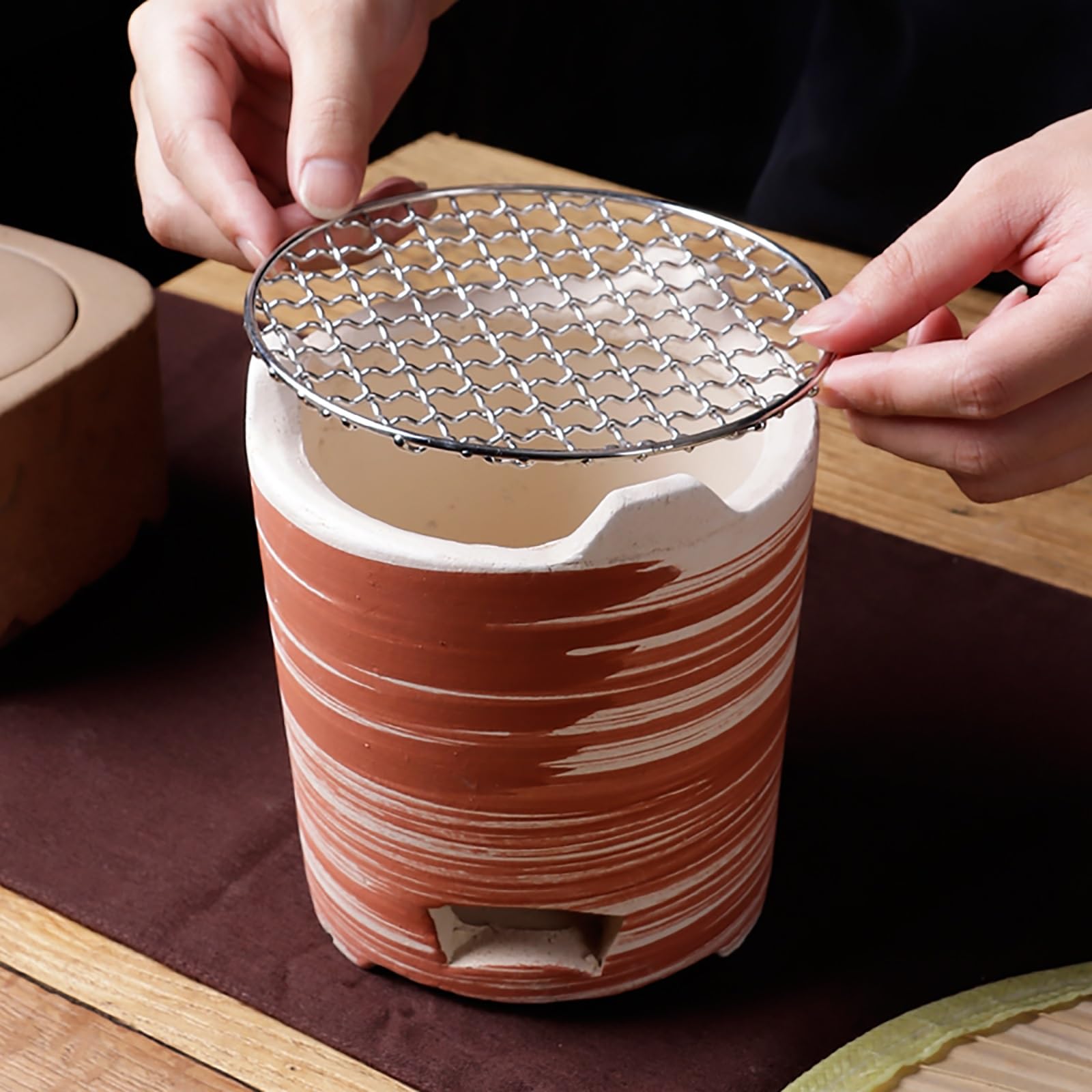 Przenośny grill węglowy - średni piec kempingowy z wyjmowanym grillem, unikalna tekstura powierzchni do gotowania na świeżym powietrzu i pikników(czerwony) - idealny dla entuzjastów