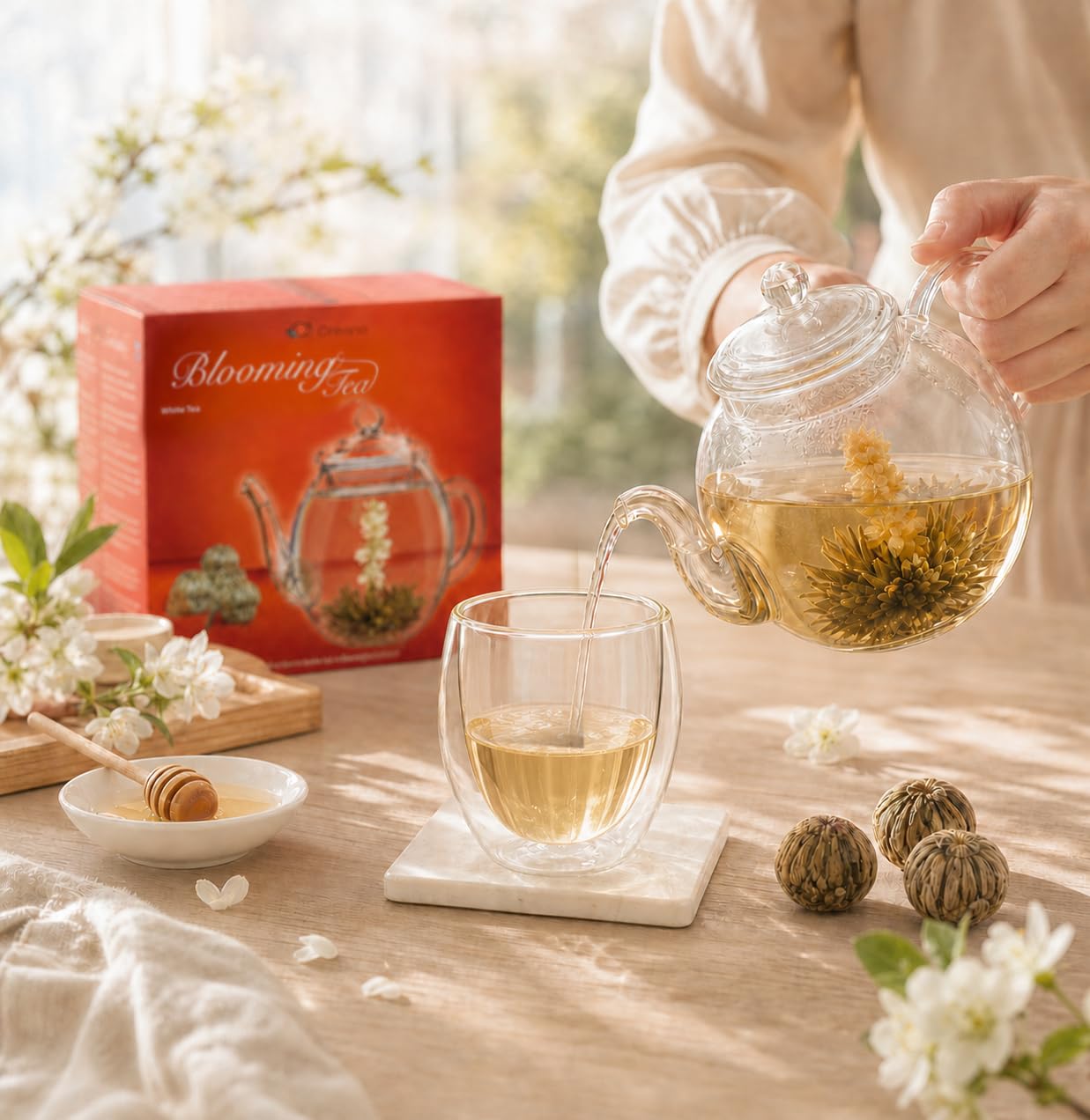 Creano Coffret „Thé en Floraison“ 6 thés de fleurs – Théière en verre 500ml sans goutte – 6 variétés de thé blanc – Idée cadeau exceptionnelle – Verre borosilicate