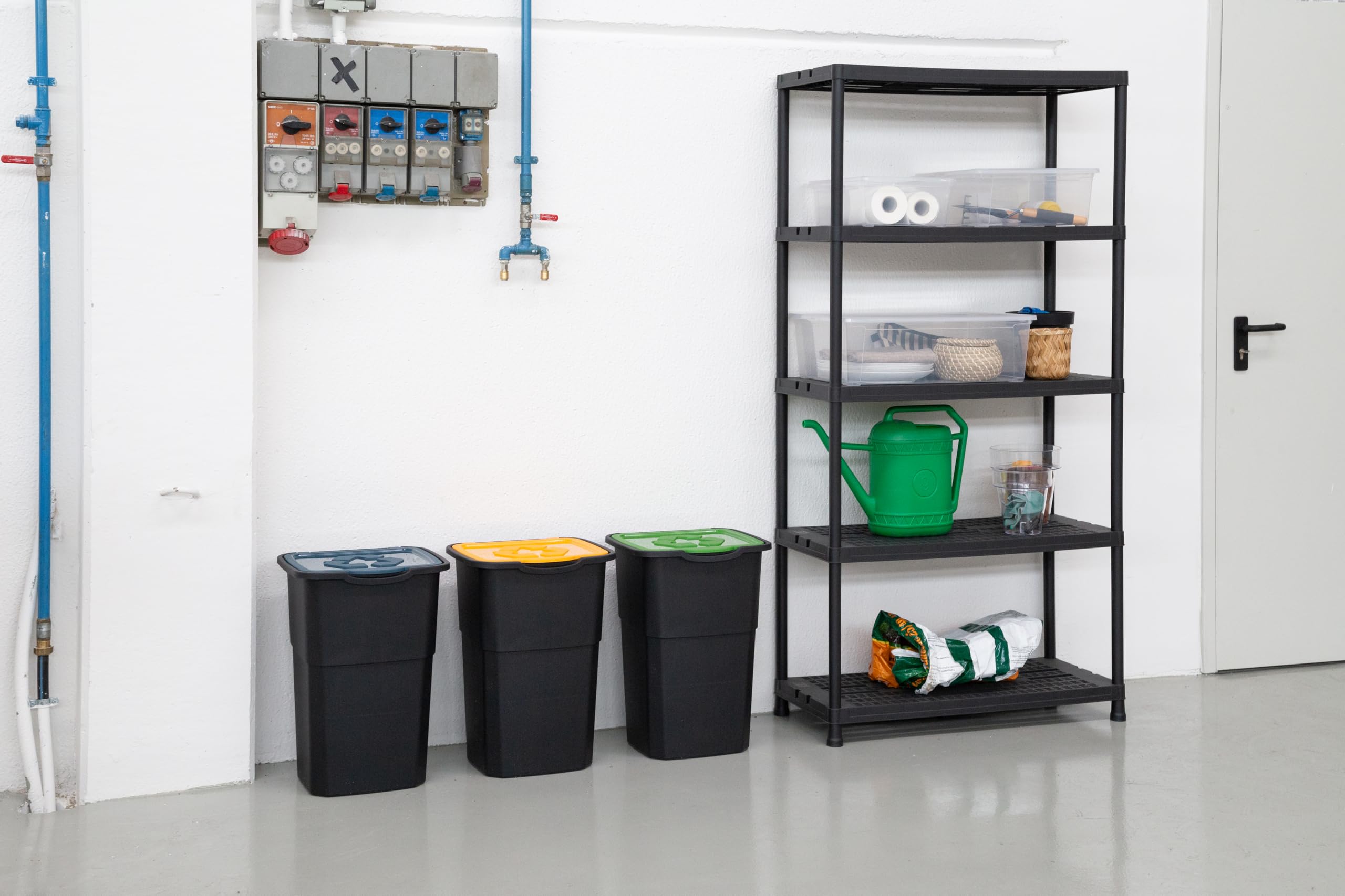 DEA HOME pattumiera per raccolta differenziata ECO3, con 3 scomparti da 50 litri ciascuno, in plastica, da interni ed esterni, colore nero.