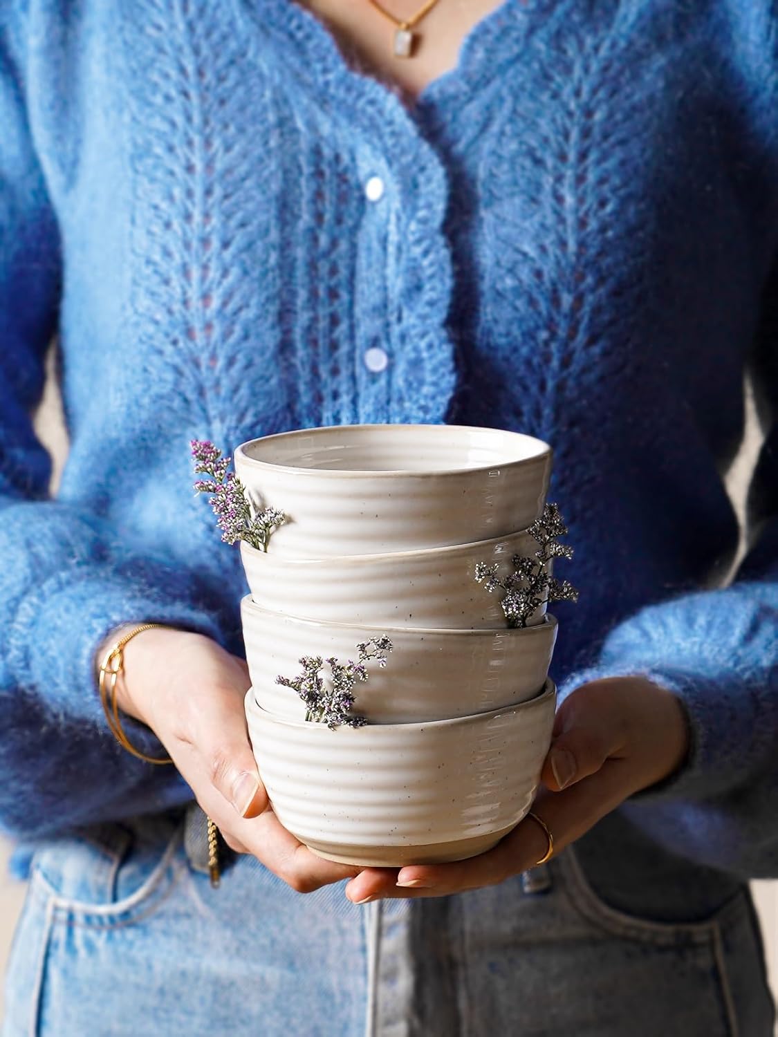 Condition photo showing Good Condition for LE TAUCI Small Bowls 10 oz, Ice Cream Bowl, Ceramic Stoneware Bowl, Bowls Set for Dessert, Fruits, Side Dishes, Suit For Housewarming - 4.5 Inch, Set of 4, Arctic white