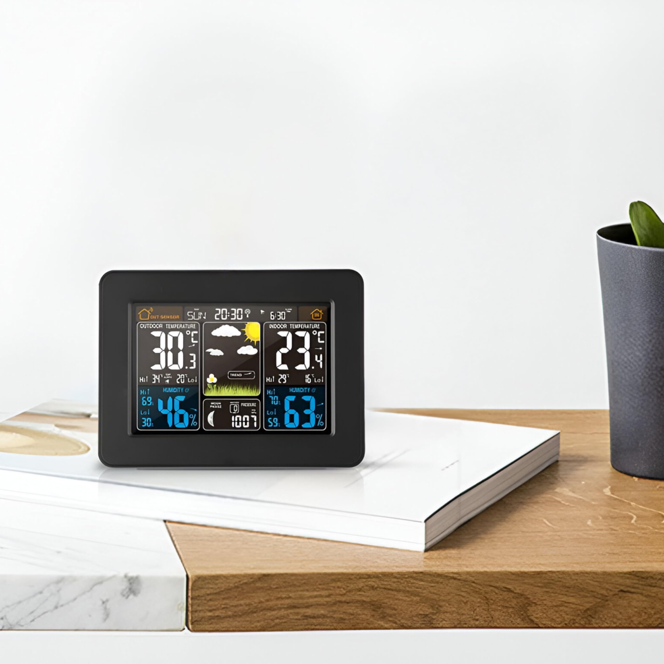Retoo Stazione meteorologica multifunzione con sensore esterno e display digitale a colori, stazione meteo radio con previsioni meteo, igrometro barometro, fase lunare e portata di 60 m (nero)