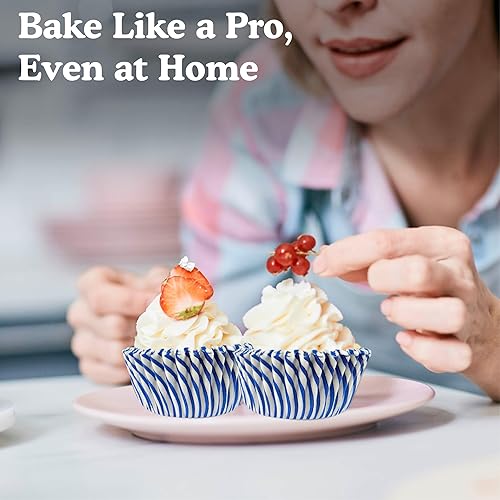 Vista 10 de Regency Wraps Vasos para hornear de grado profesional a prueba de grasa, paquete de 40 unidades, revestimientos estándar, lunares azul cobalto