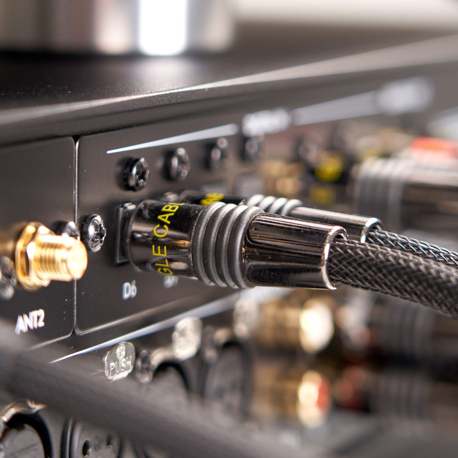 eagle cable by INAKUSTIK – 10021100 – Deluxe Optokabel | für digitale Audiosignale | 10,00m in Schwarz | Nylonleiter für max. Lichtleitfähigkeit - inkl. 1 Stück Miniklinken Adapter| mit Geflechtschirm