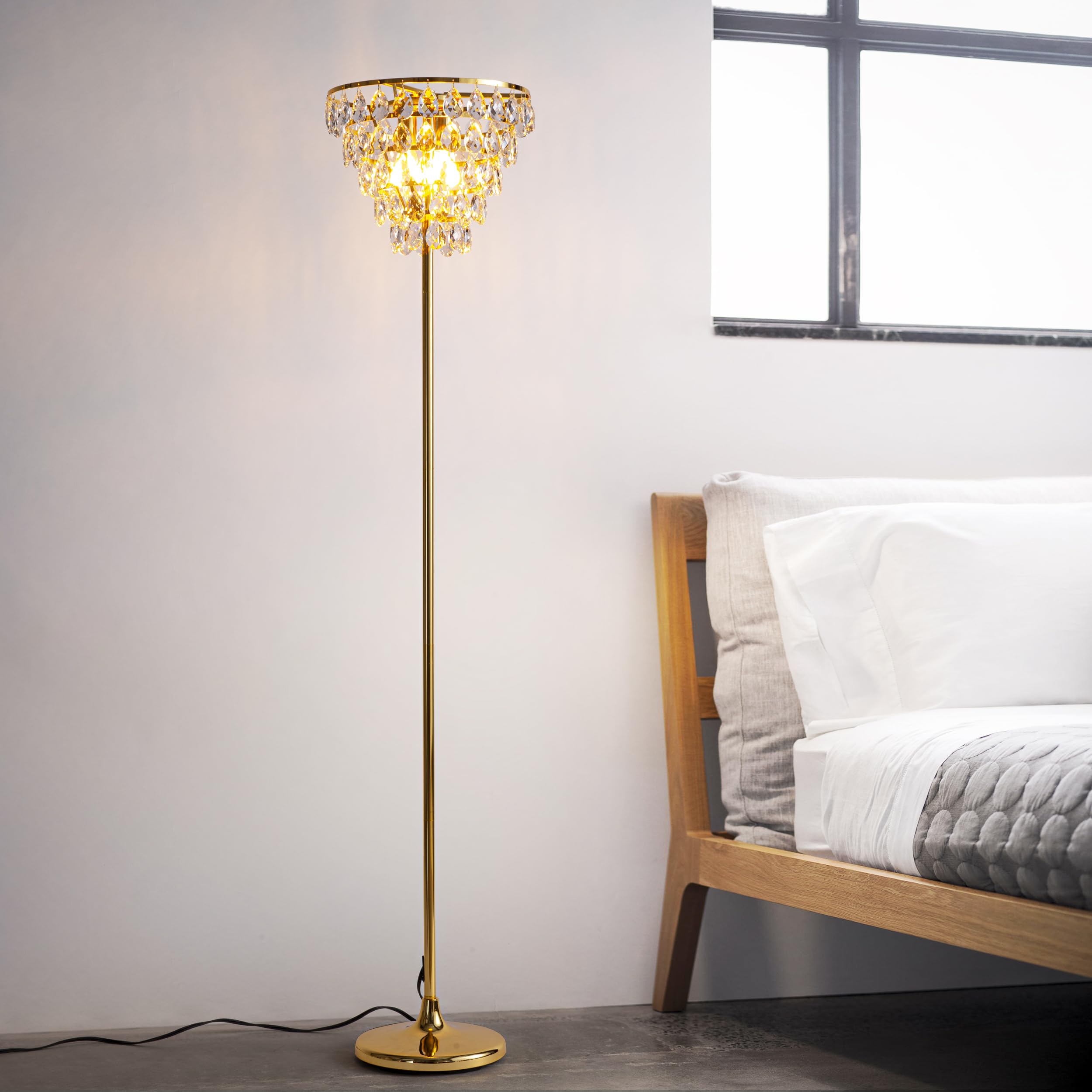 Alpinaluz Kryształowa lampa stojąca – stylowy design ze złotą podstawą, abażurą wodospadową i 3 lampami E14, nowoczesny styl do salonu, sypialni i biura