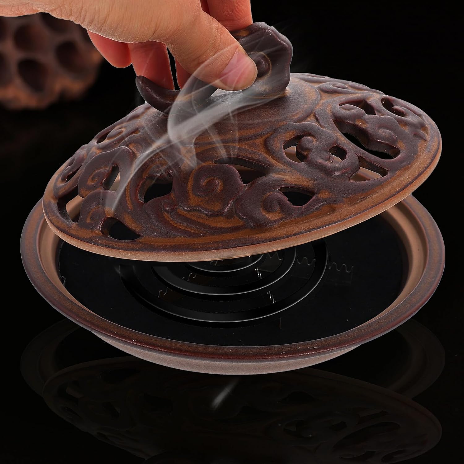 ULTECHNOVO Antique Ceramic Incense Burner with Pattern, Unique Incense Holder and Coil Burner for Home Aromatherapy and Meditation Décor
