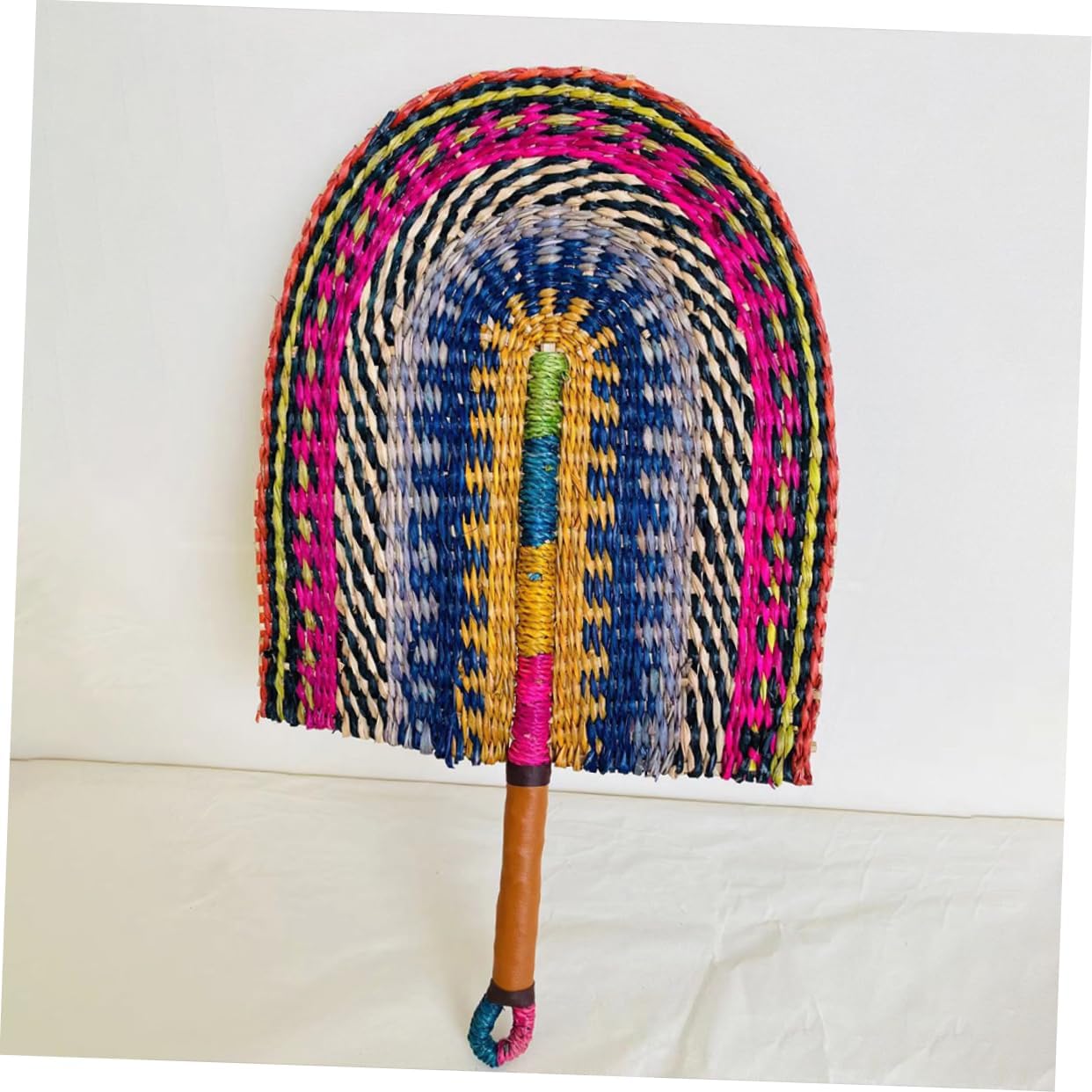 Straw Woven Handheld Fan for and Beach Decor Natural Raffia Craft Fan for Weddings and Home Decoration