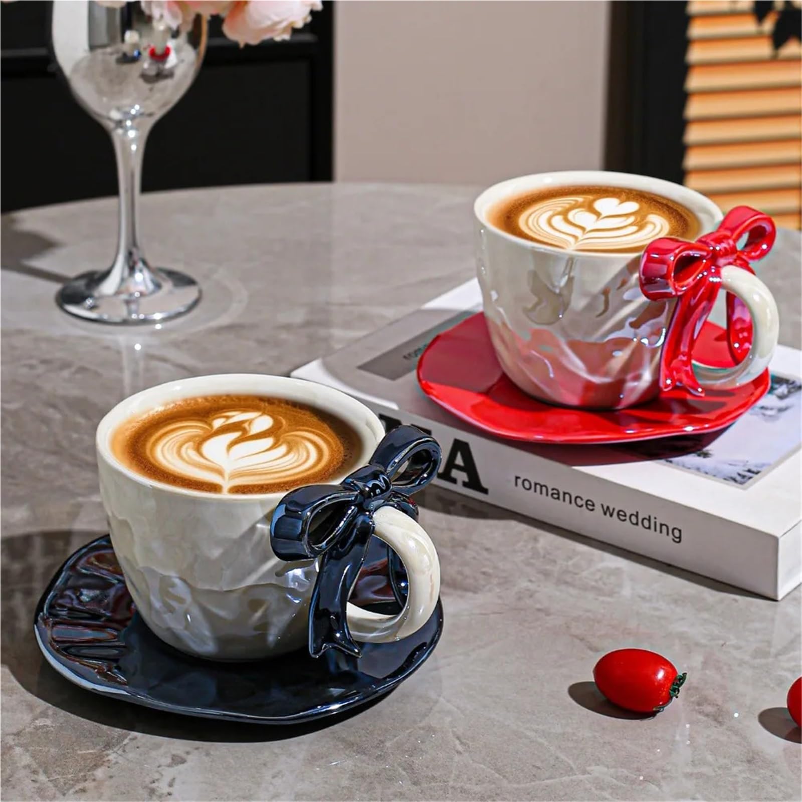 Tassen, Becher und Untertassen, Keramik-Kaffeeset, 380-ml-Bogengriffdesign mit Untertasse, Latte-Art-Tasse, elegantes Tee- und Kaffeeset für Damen(Red)