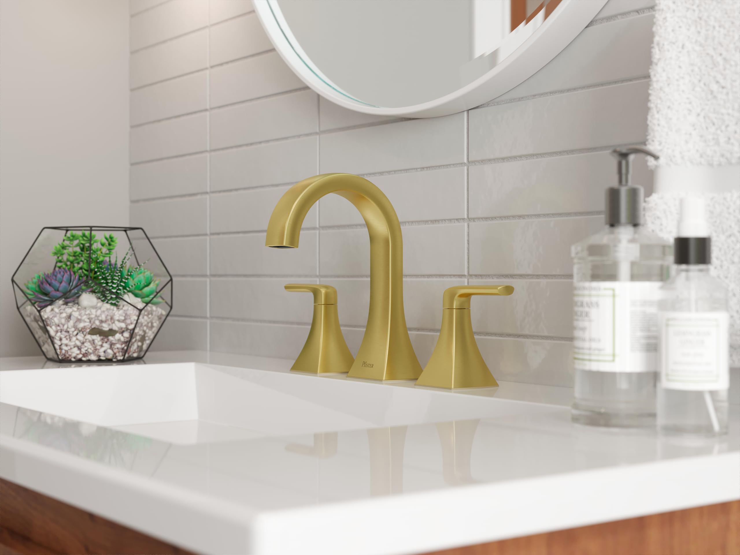 Pfister Bruxie LF049BIEBG - Grifo para lavabo de baño, 20,3 cm, 2 asas, 3 agujeros, acabado dorado cepillado