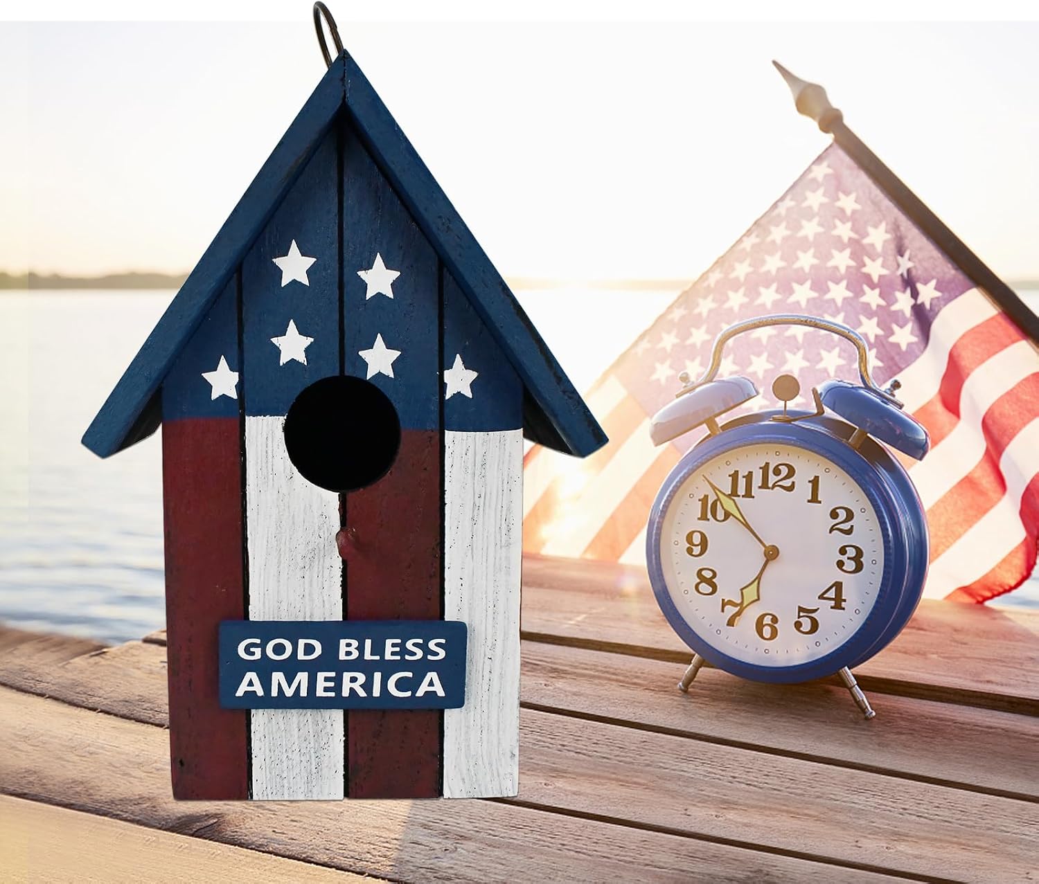 Patriotic Wood Bird House for Outside, US Flag Garden Decorative Wooden Bird House Hanging Birdhouse Home for Wrens and Small Birds