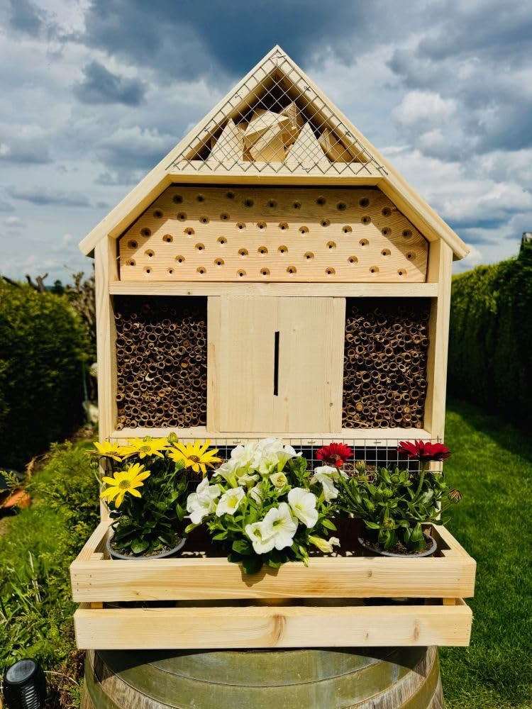 handgefertigtes Insektenhotel XL Wildbienen Nisthilfe I Insektenhaus mit Blumenkasten aus Holz und Standfuß 97 x 51 x 18 cm (HxBxT) I Wetterfest I Bienenhaus I Produziert in der EU