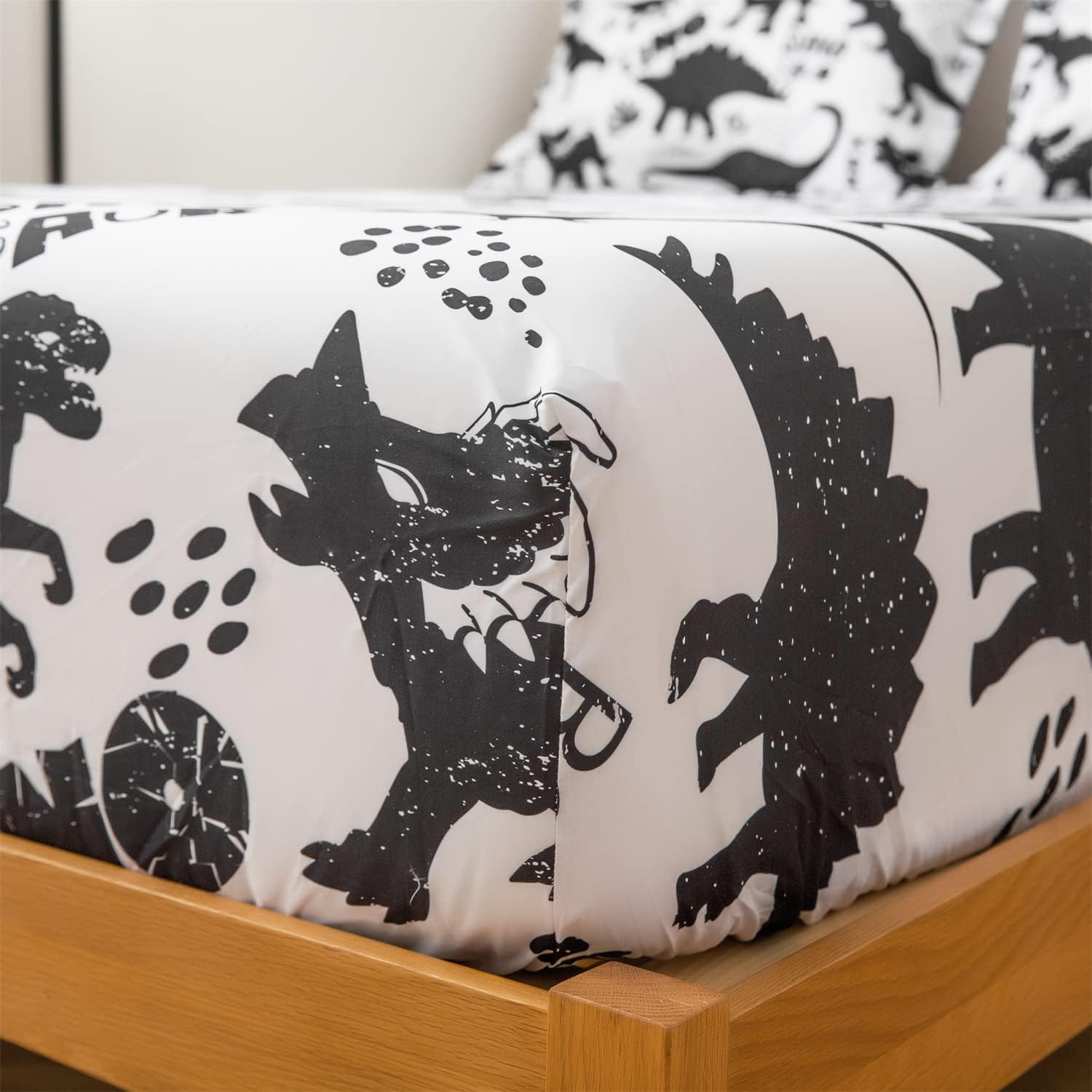 lishjekee 4 Pieces Dinosaurs Sheets Full for Boys Kids Black White Dinosaur Bedding Set T-Rex Dino Sheet Set Wild Animal Bed Sets with 1 Flat Sheet 1 Fitted Sheet 2 Pillowcases Home Decor