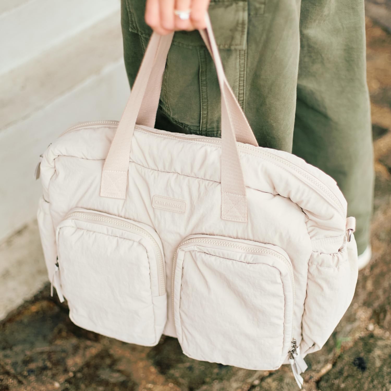 CHILDHOME, Sac à Langer Bébé Mellow – Sac Nursery Matelassé Tout-en-Un, Compartiments Multiples, Pochette Isotherme, Pochette Lingettes, Accessoires Inclus, Beige