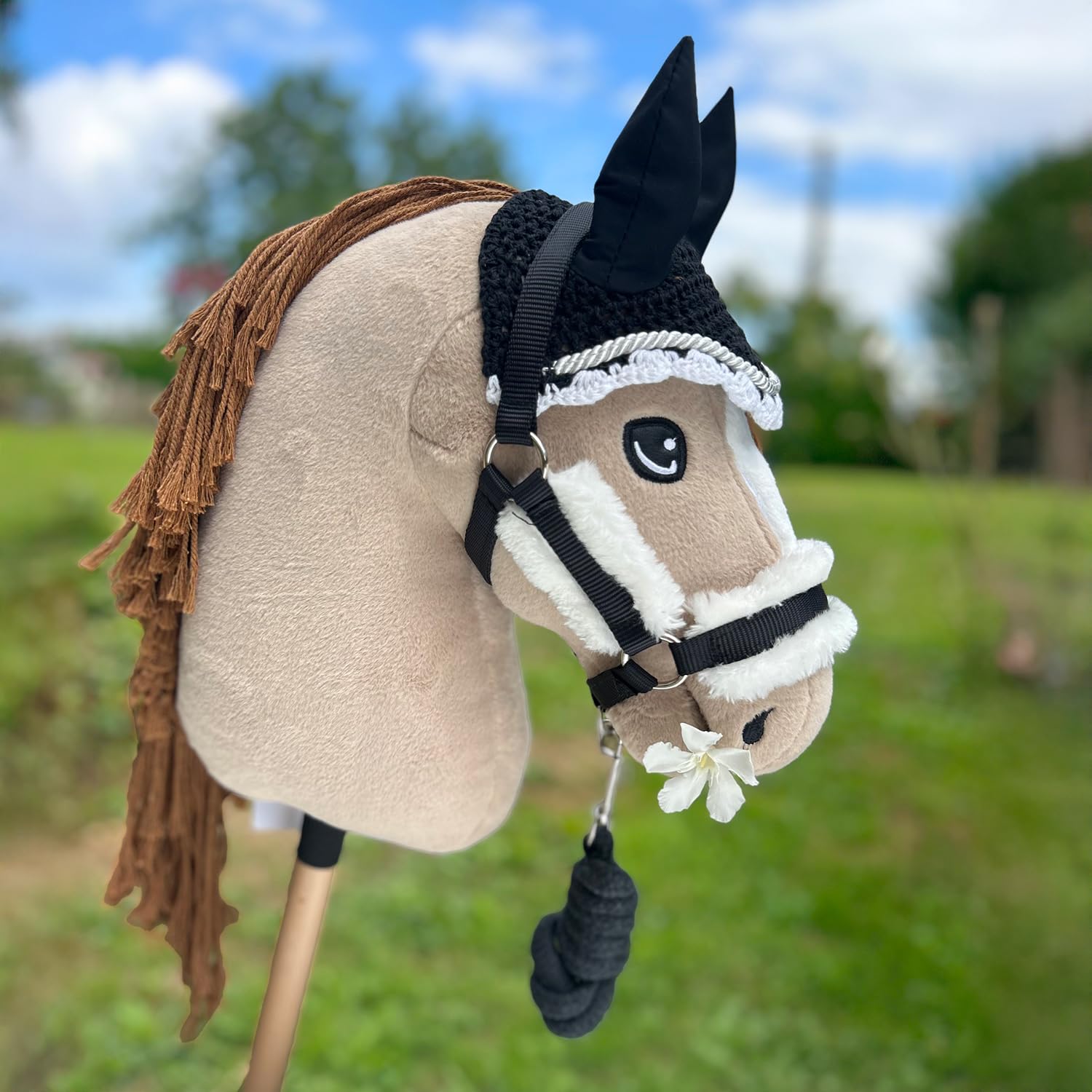 Hobby Horse Beige A3, Pferd, komplett mit Netz, Gebiss, Zügel, Halfter und Insektenmütze, schwarz und weiß, Pferdekopf, Stab für Hobby Horsing Kinder und Jugendliche