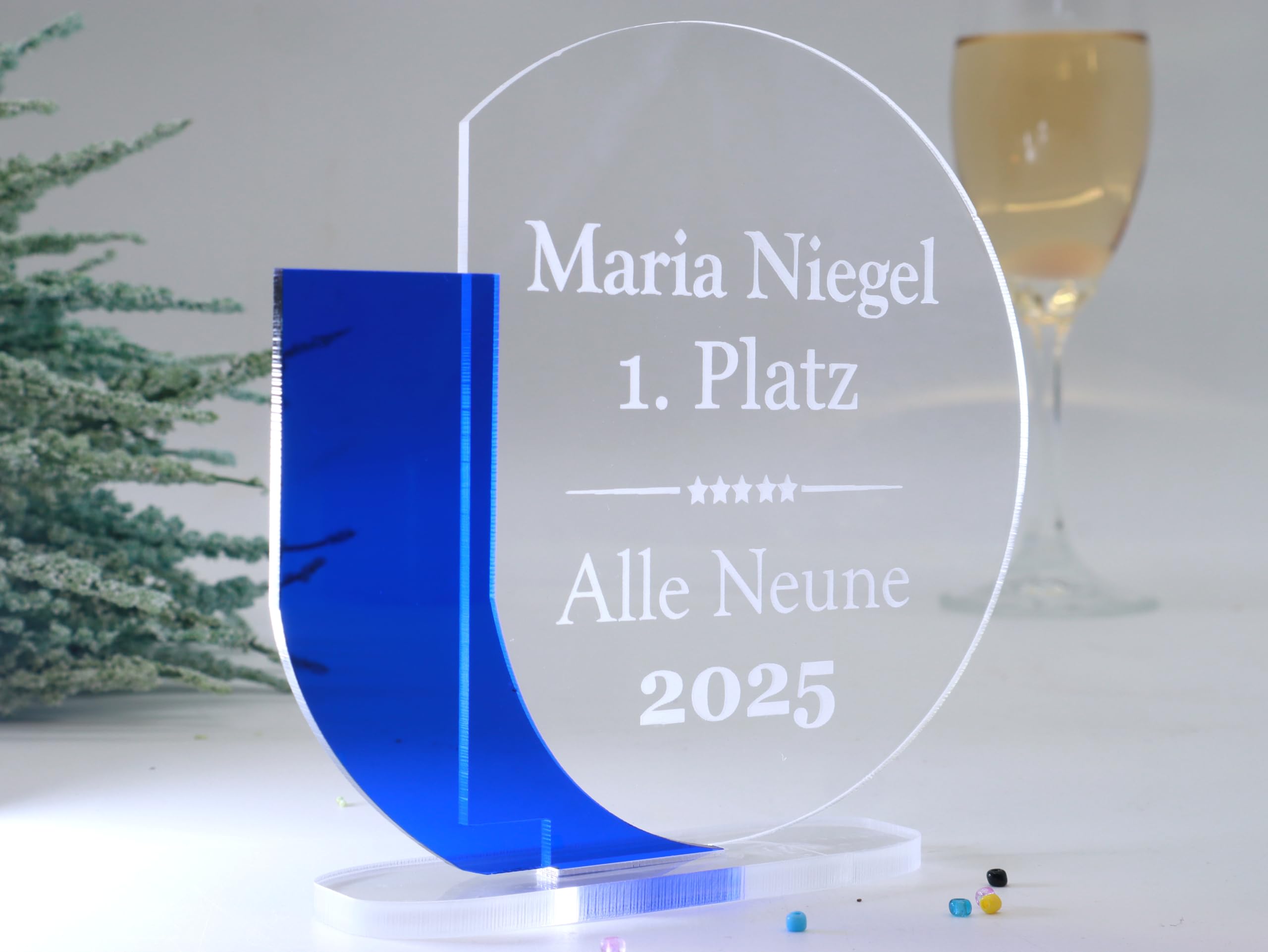 Elegante Trophäe aus Acrylglas – Individuelle Gravur – Moderne Auszeichnung & Award