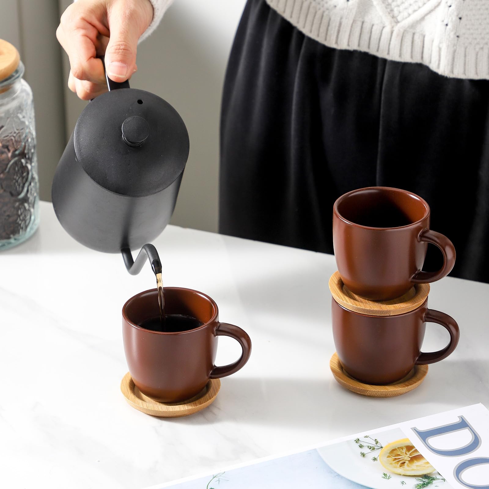 Hasense Stapelbare Mini-Espressotassen und Untertassen aus Porzellan, 118 ml, Keramik, klein, Demitasse, Espressotassen mit Deckel, für Nespresso, Lungo, Latte, Café, Mokka und Tee, Braun, 6 Stück