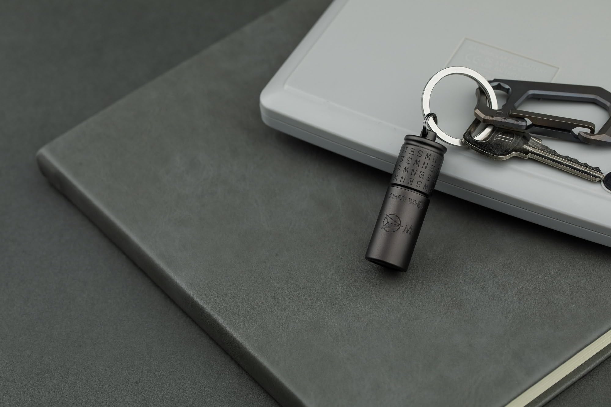 OLIGHT Linterna llavero i1R 2 Pro 180 lúmenes, Carga USB-C (Este)