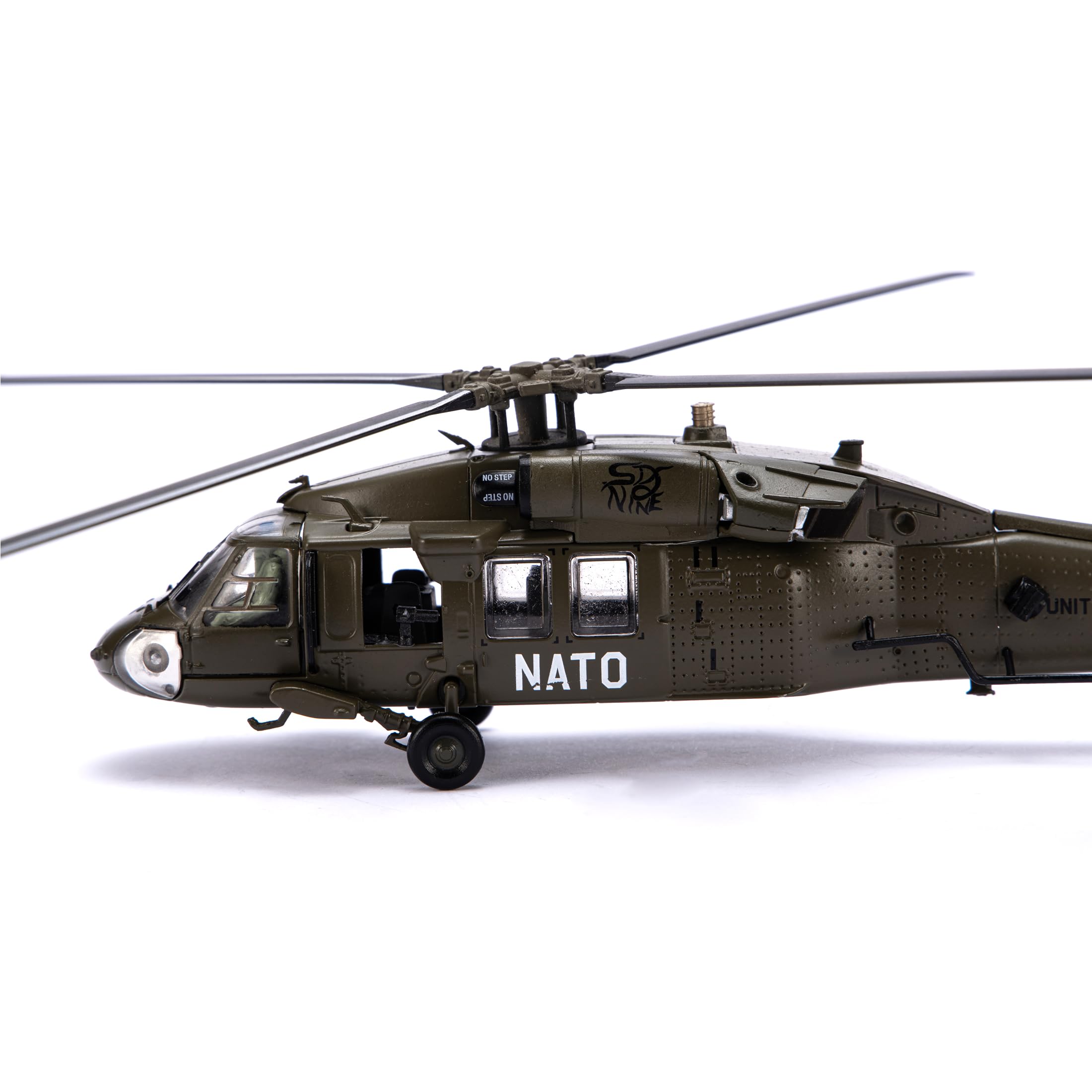 Amazon.com: NUOTIE 1/72 Classic U.S. Navy UH-60 Black Hawk General