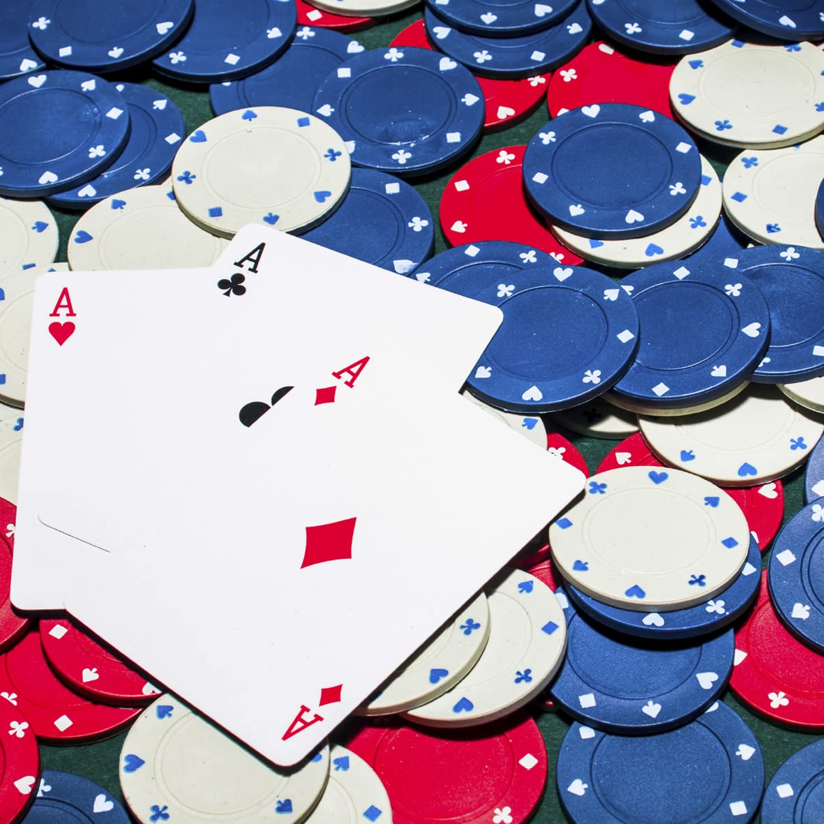 Global Gizmos Poker Set Chips Dados Tarjetas en Caso de Aluminio (200 Unidades)