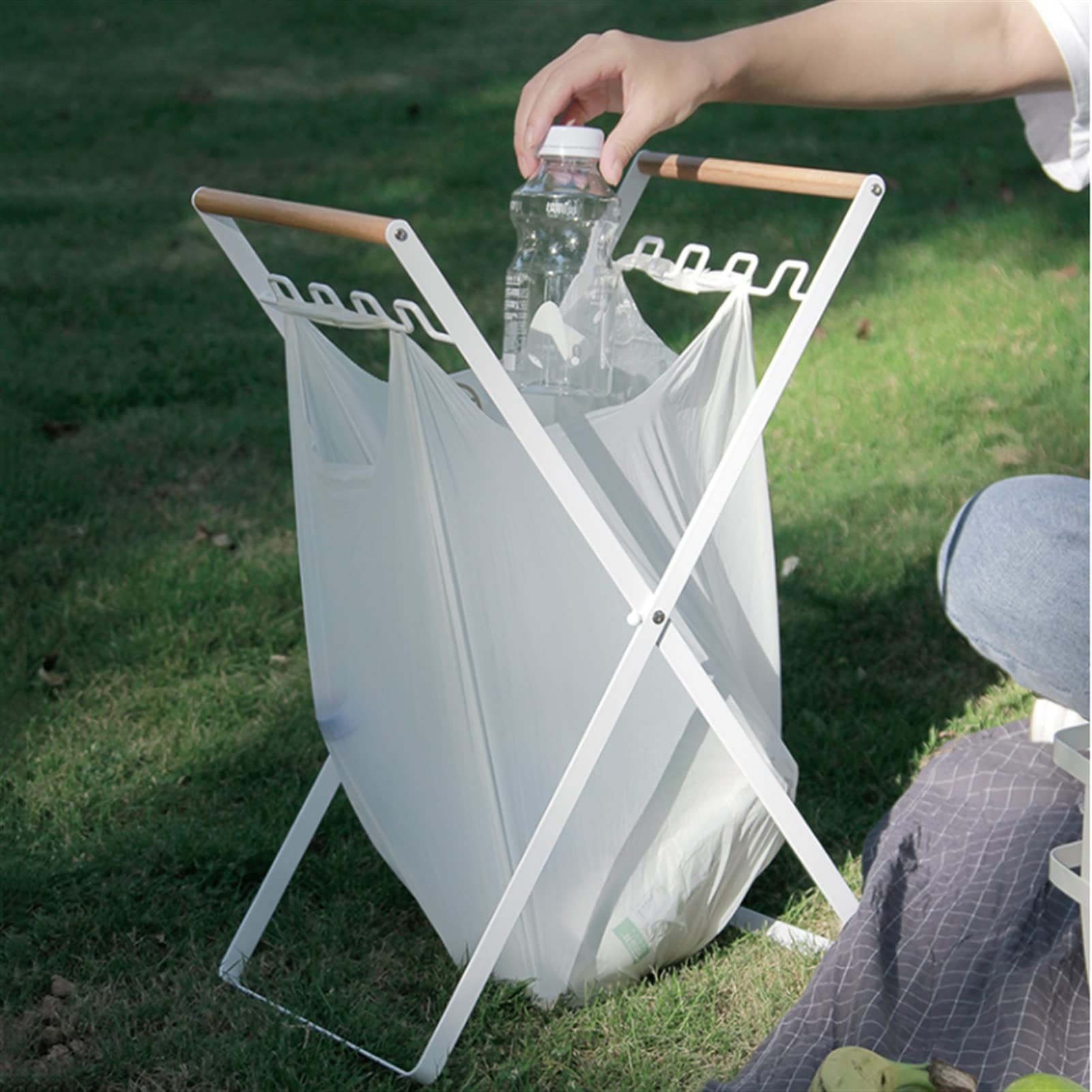 Papelera al aire libre Cubo de basura for clasificación al aire libre, estante de almacenamiento plegable for Picnic y acampada, soporte for bolsa de basura creativo portátil for el hogar, Blanco/negr