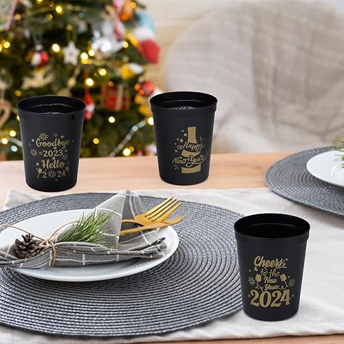Miniatura 6 de Vasos de fiesta de Año Nuevo  Paquete de 24 vasos reutilizables, vasos de plástico de 16 onzas para estadios navideños, 3 diseños festivos de juego