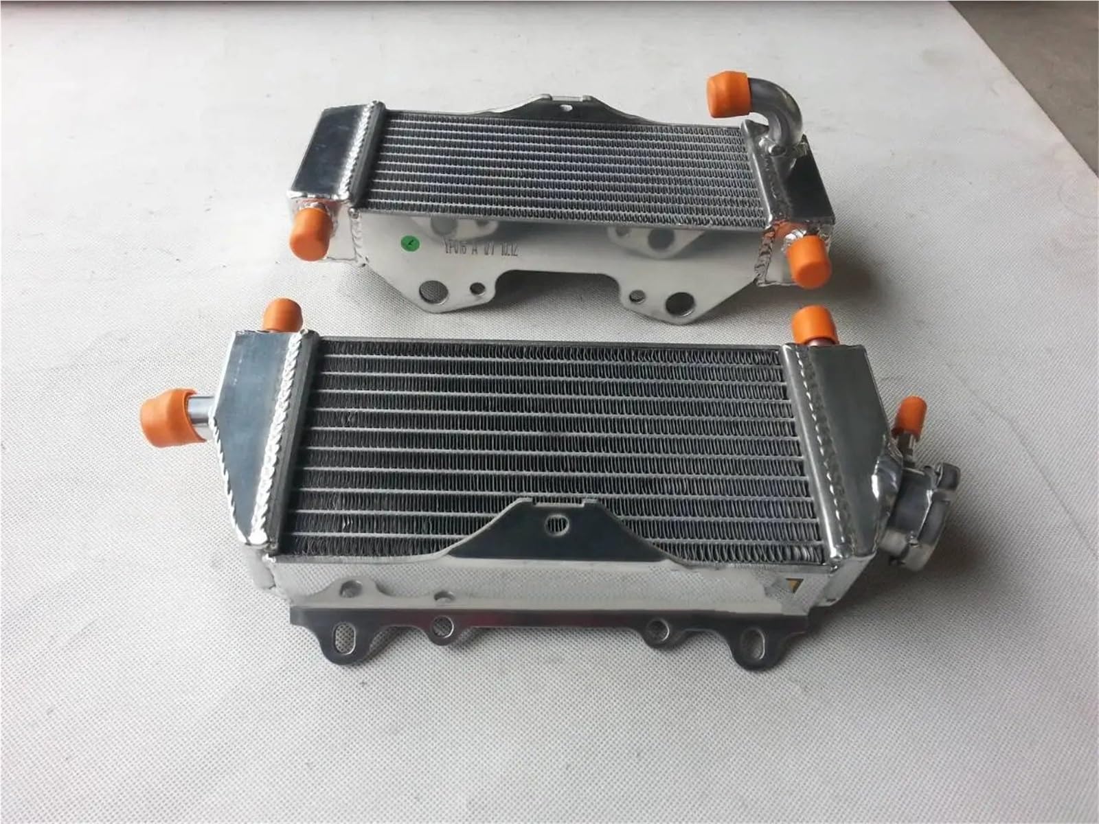 estaw Chłodnicy Pasuje do Kawasaki KX250 KX 250 2003 2004 Aluminiowa chłodnica chłodnicy Chłodzenie płynu chłodzącego Chłodnica