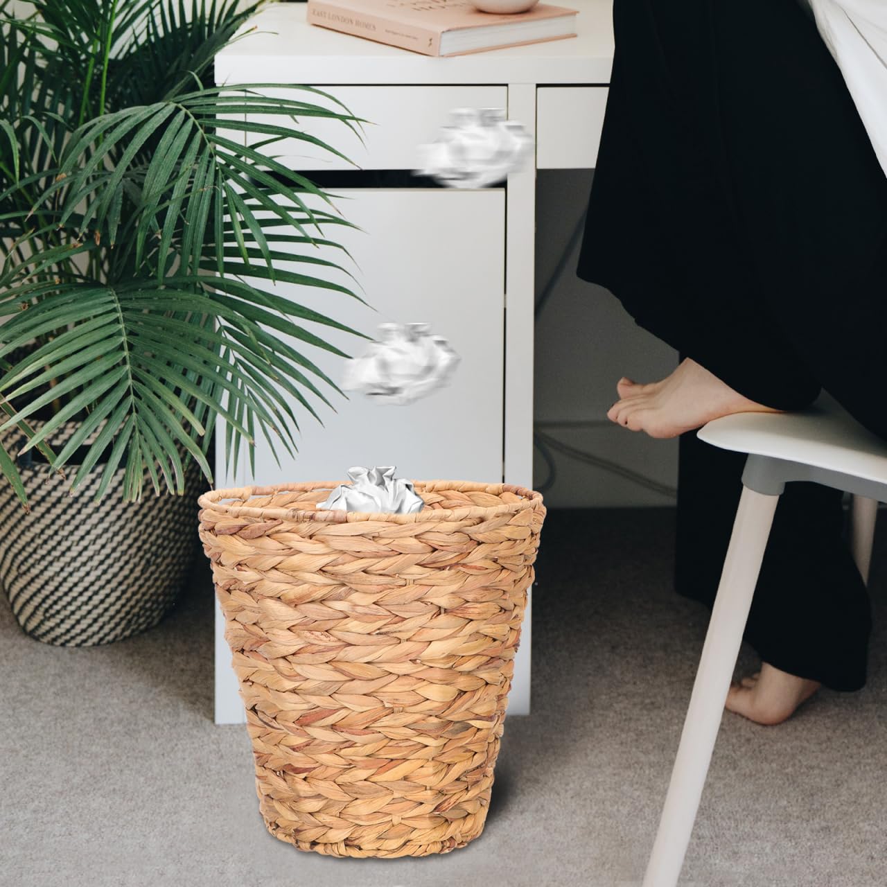 Wicker Trash can 10.6 Inch Natural Material Round Wastebasket for Home Storage Basket Lightweight Boho Style Organizer for Laundry Toys Sundries