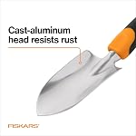 Fiskars Trowel, Outil à main de jardinage robuste avec trou suspendu, pour le creusement et le plantage, en aluminium moulé résistant à la rouille, poignée ergonomique et poignée confort, outils de jardining pour le triage