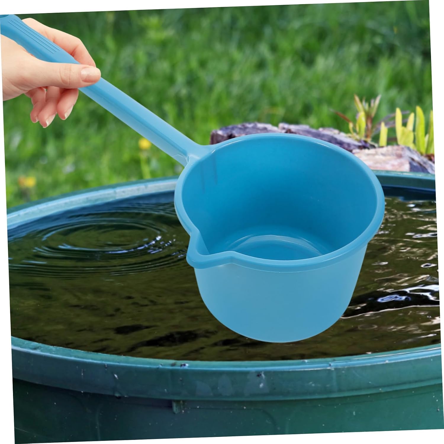 Elegant Water Ladle Spoon Long Handle One-handed Dipper for Spa Bath and Kitchen Use