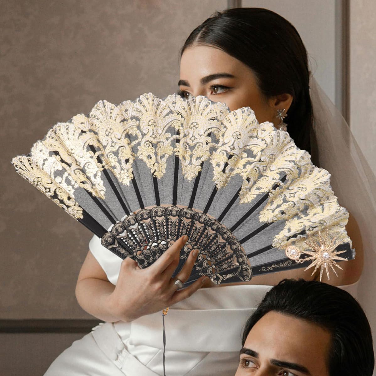 2pcs Vintage Lace Hand Fans Folding Fans with Tassel Plastic and Cloth Material Convenient to Use Multi-use for Dancing and Cosplay