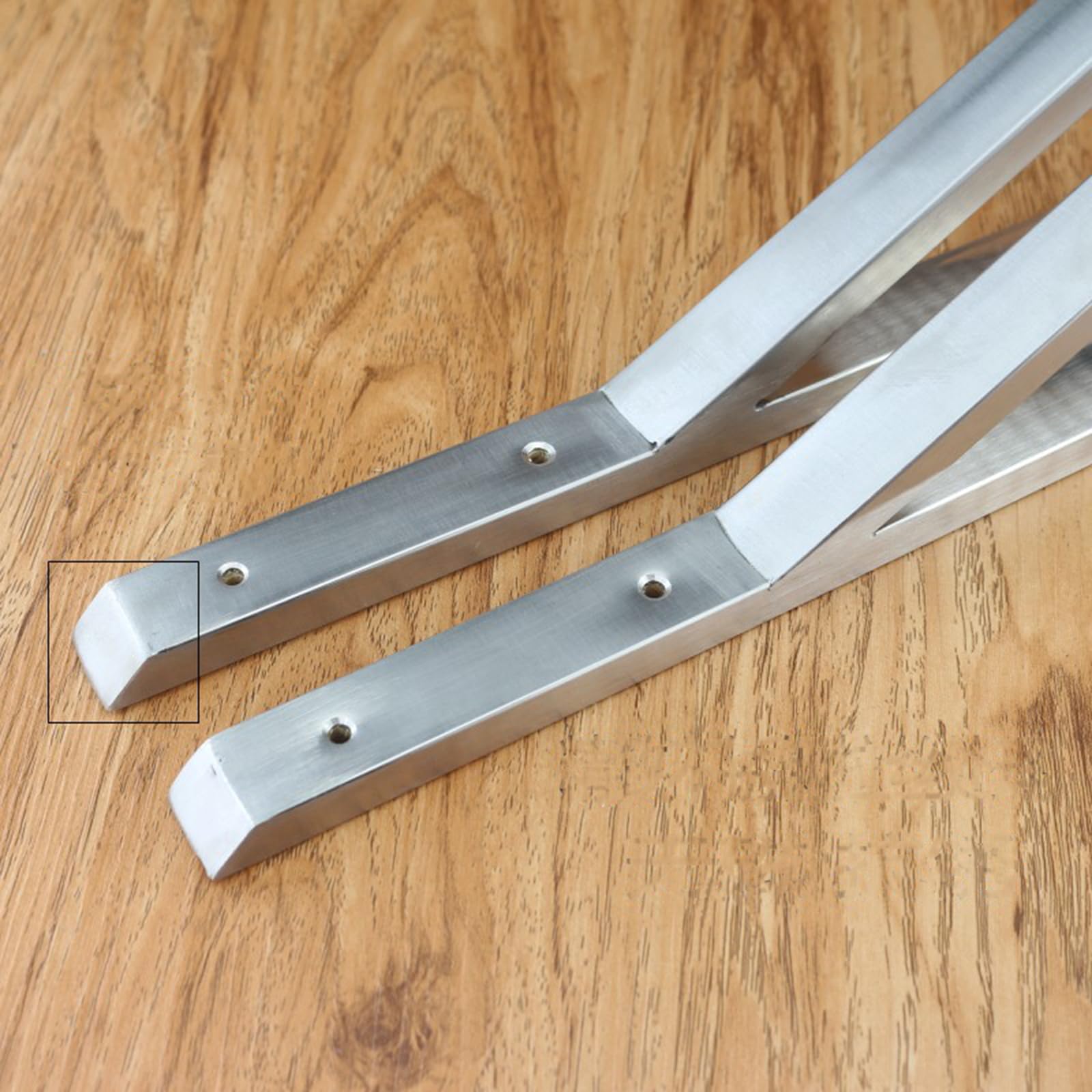 2 Piezas Soportes para Estantes de Pared,Soportes de Estantería de Metales Pesados,Escuadras para Estanterias de Acero Inoxidable en Forma de Triángulo,con Tornillos,Plateado (600mm x 305mm)