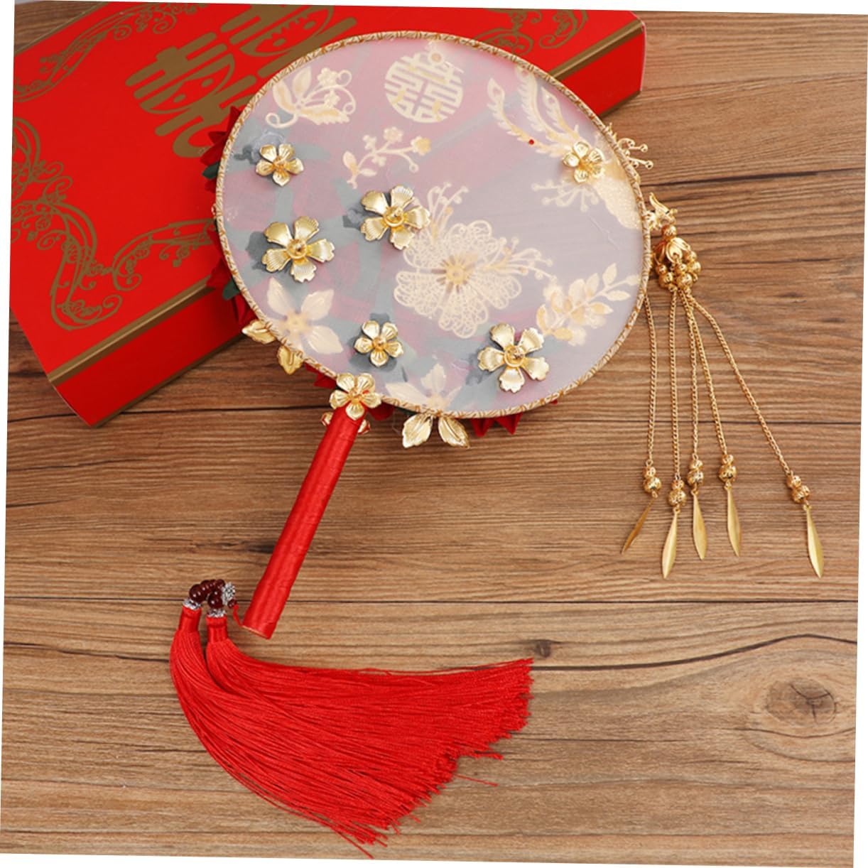 Chinese Style Bride Round Fan Vintage Luxury Handheld Fan for Weddings Dance Props and Home Decor Featuring Roses for Bridal Showers and Special Occasions