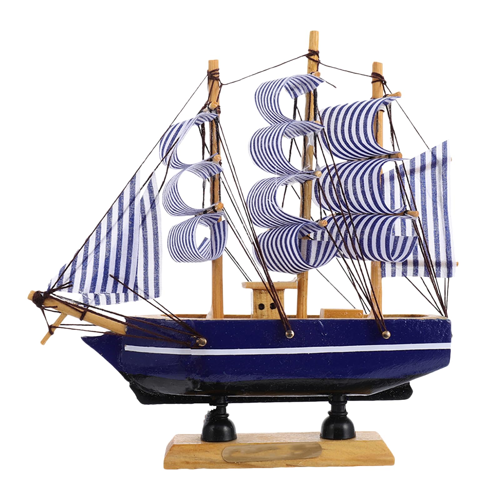 Bateau à voile en bois : sublimez vos gâteaux d'anniversaire avec une touche marine unique