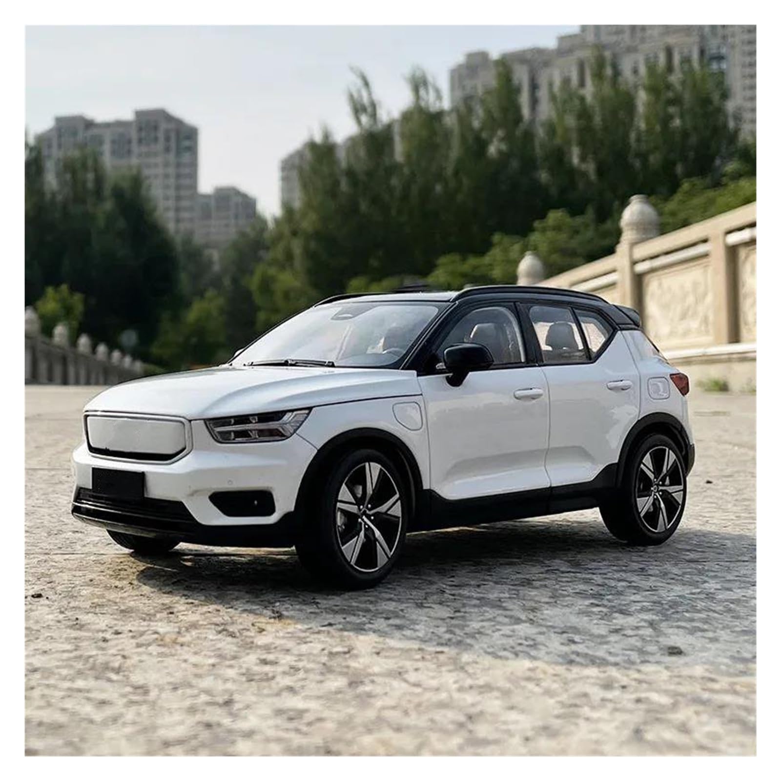 Btwodian Scale Model Car 1:18 For Volvo XC40 Diecast Alloy Model Vehicles