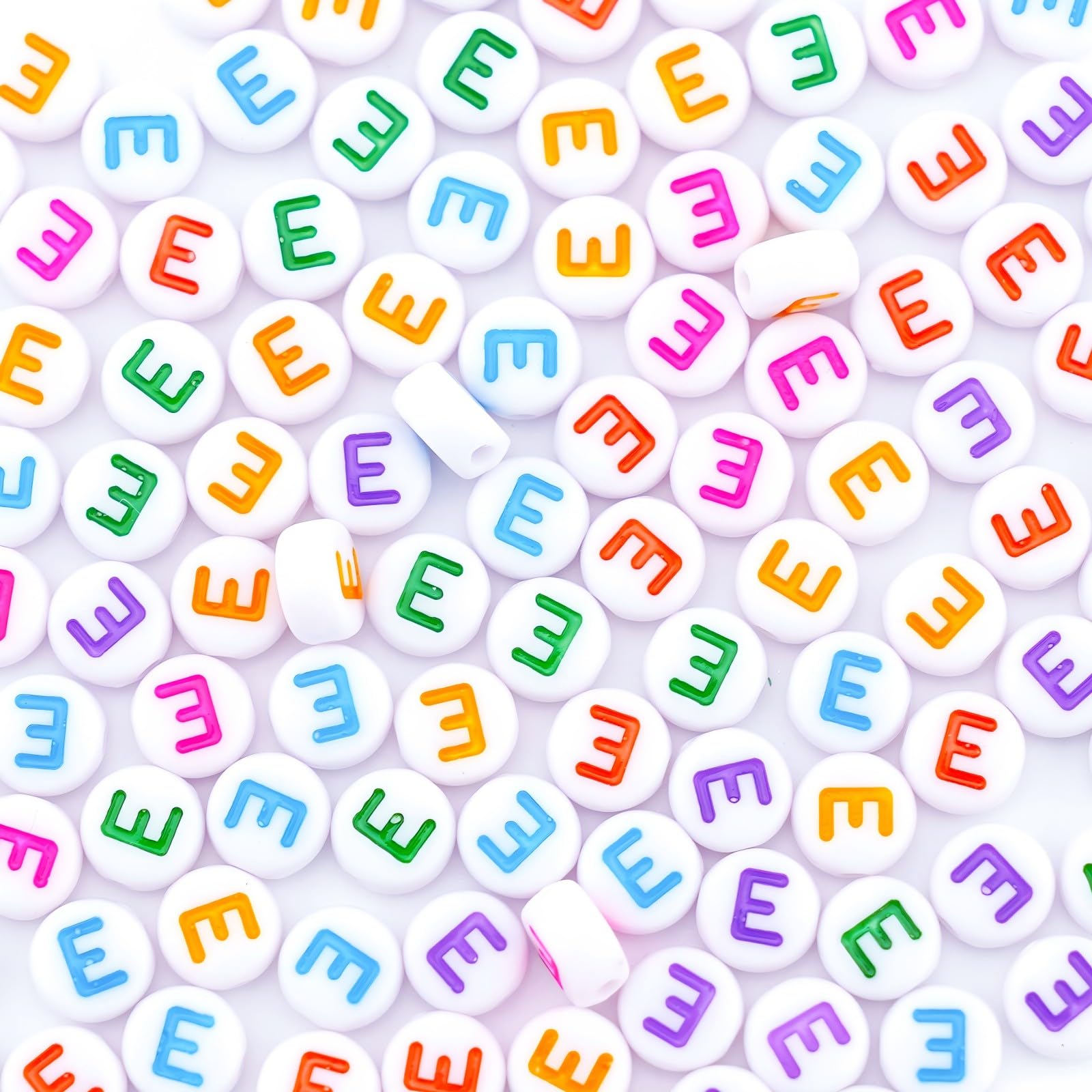 Perles alphabet lettre E 4x7mm pour creation bijoux et perles rondes d amitie
