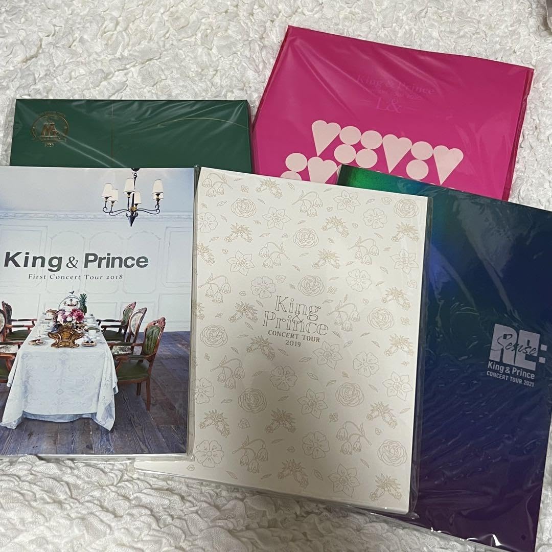 爆買い，得価 King&Prince キンプリ 歴代 ツアー パンフレット セット