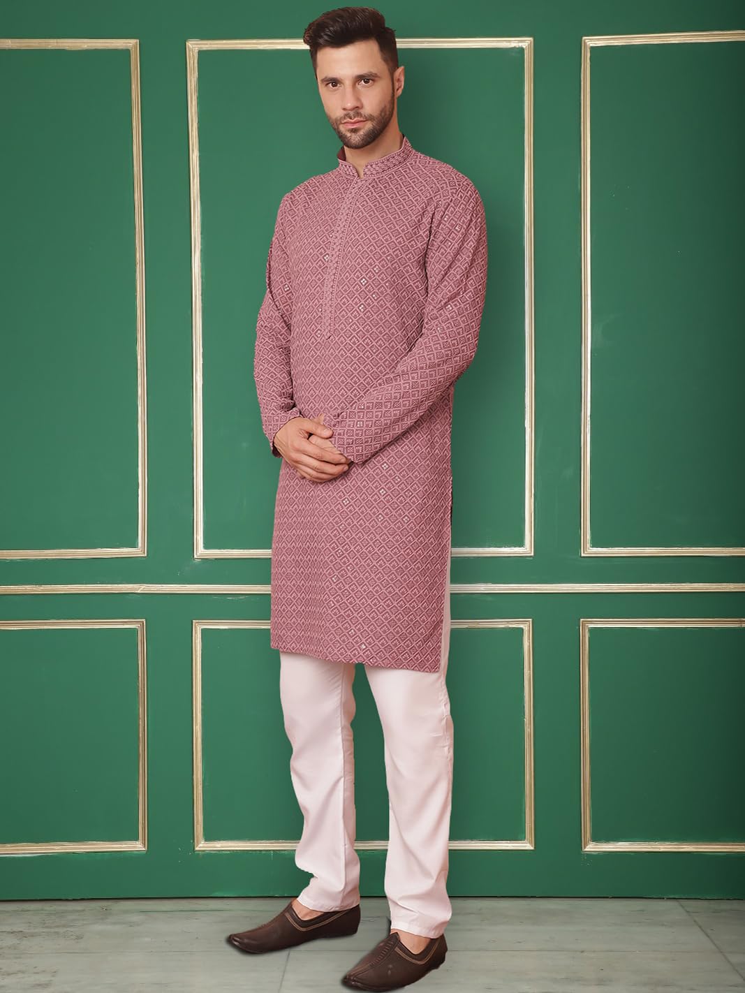 Jompers Men's Magenta Embroidered And Sequence Kurta With Pyjama. (Magenta, M)