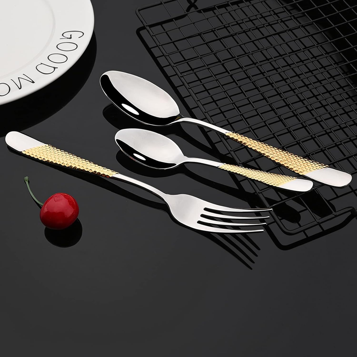 JASHII 16-Piece Hammered Silver Gold Silverware Set, 304 Golden Plated Stainless Steel Flatware Set,Tableware Set Service for 4, Include Knife/Fork/Spoon, Reusable, Mirror Finish, Dishwasher Safe