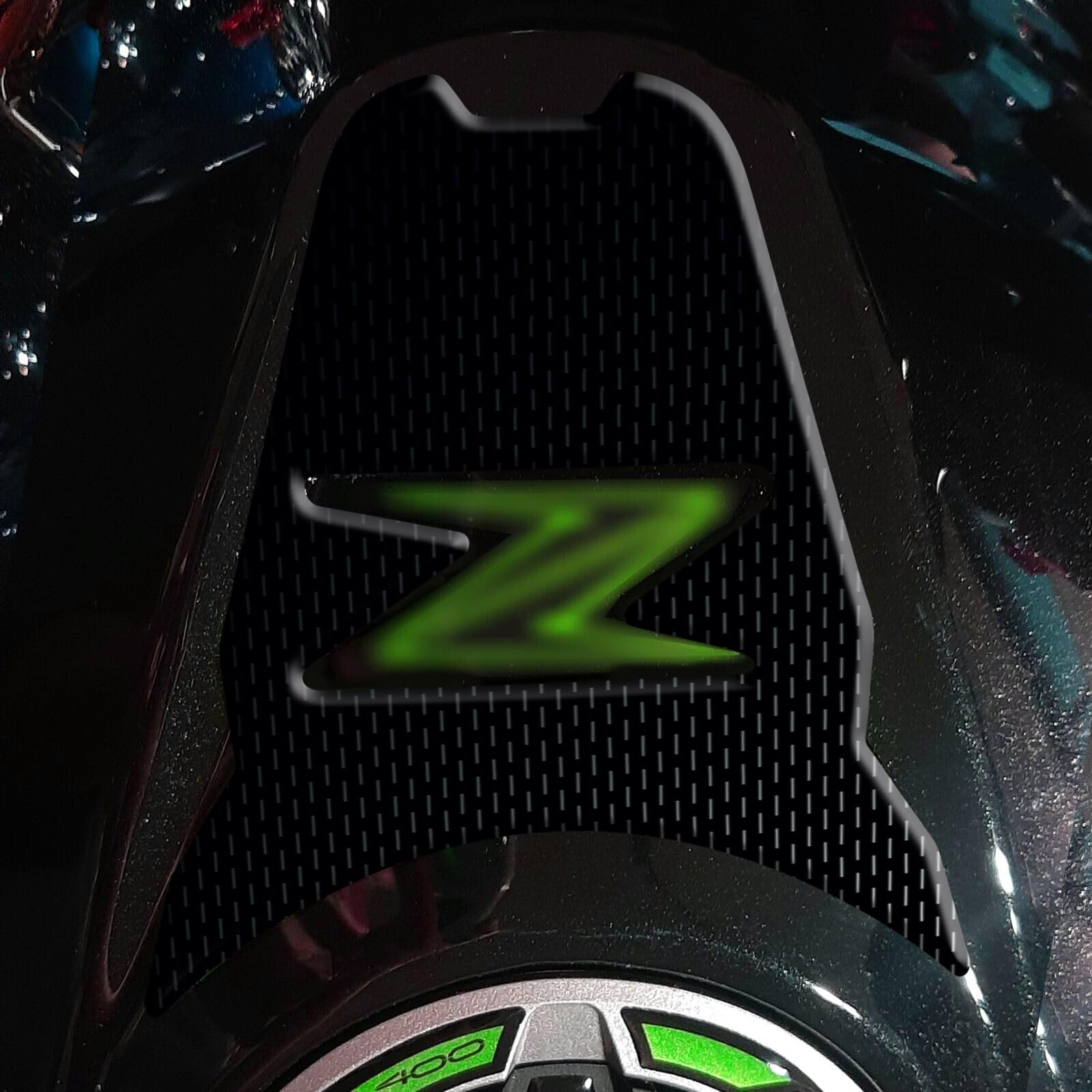 Adhesivo resinado Efecto 3D para Moto Compatible con Kawasaki Z400 (Verde Claro, Kit Protector de depósito y Protecciones Varias)