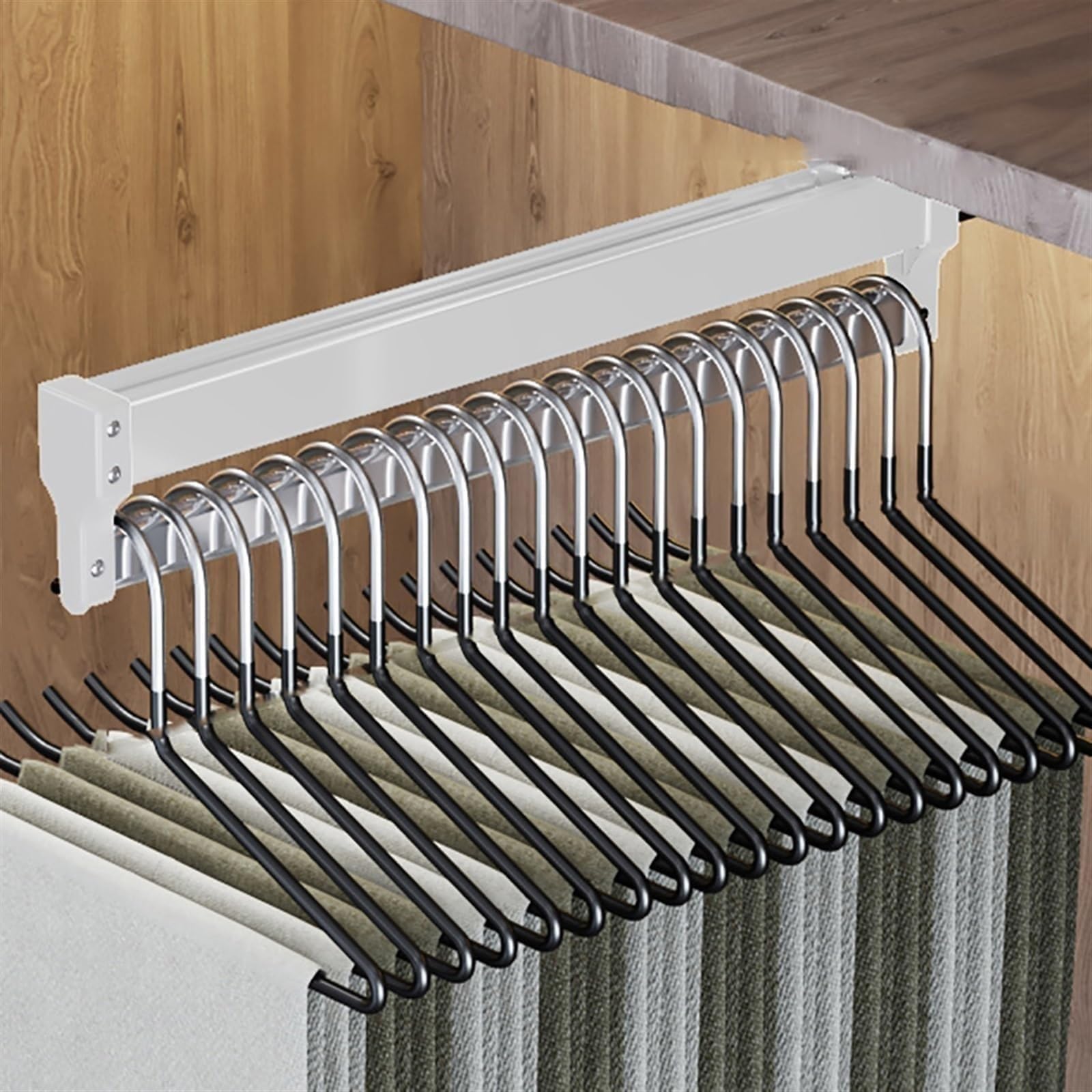 Rail de placard extensible pour résoudre le manque de rangement