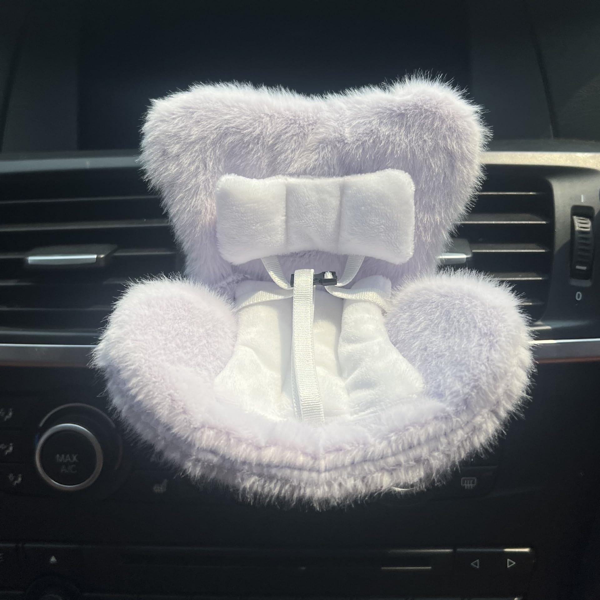 NUJOLI Car Seat for La-bubu with Soft Furry Cushion, 10-17cm Dolls ccessories, Car Air Vent Decor, Includes Seat Leg for Desktop Display