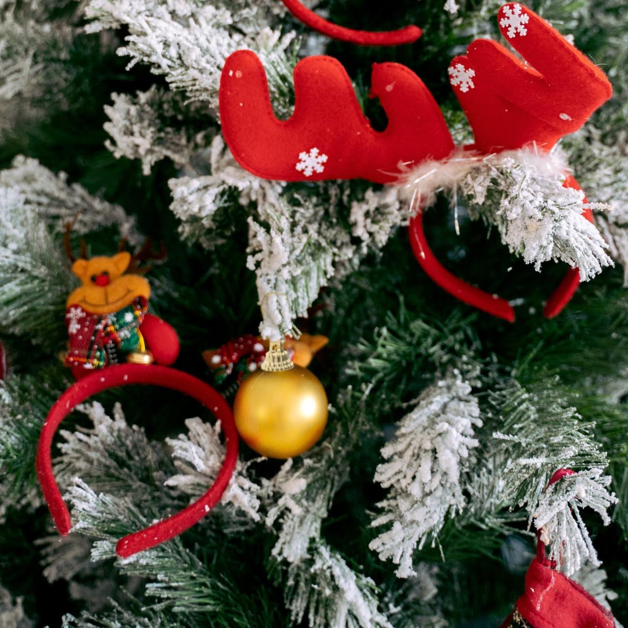 Kichvoe Round Christmas Ornament Caps Plastic Christmas Replacement Ornament Hangers Caps for Christmas Tree Glass Porcelain Ceramic DIY Decor Golden- About 200PCS