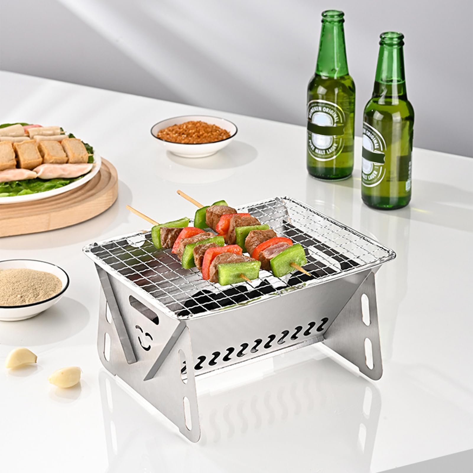 Wytrzymały przenośny grill na węgiel drzewny – lekki grill na świeżym powietrzu na kemping, do wędrówek, imprez na podwórku i podróży, idealny do użytku w ogrodzie i na patio