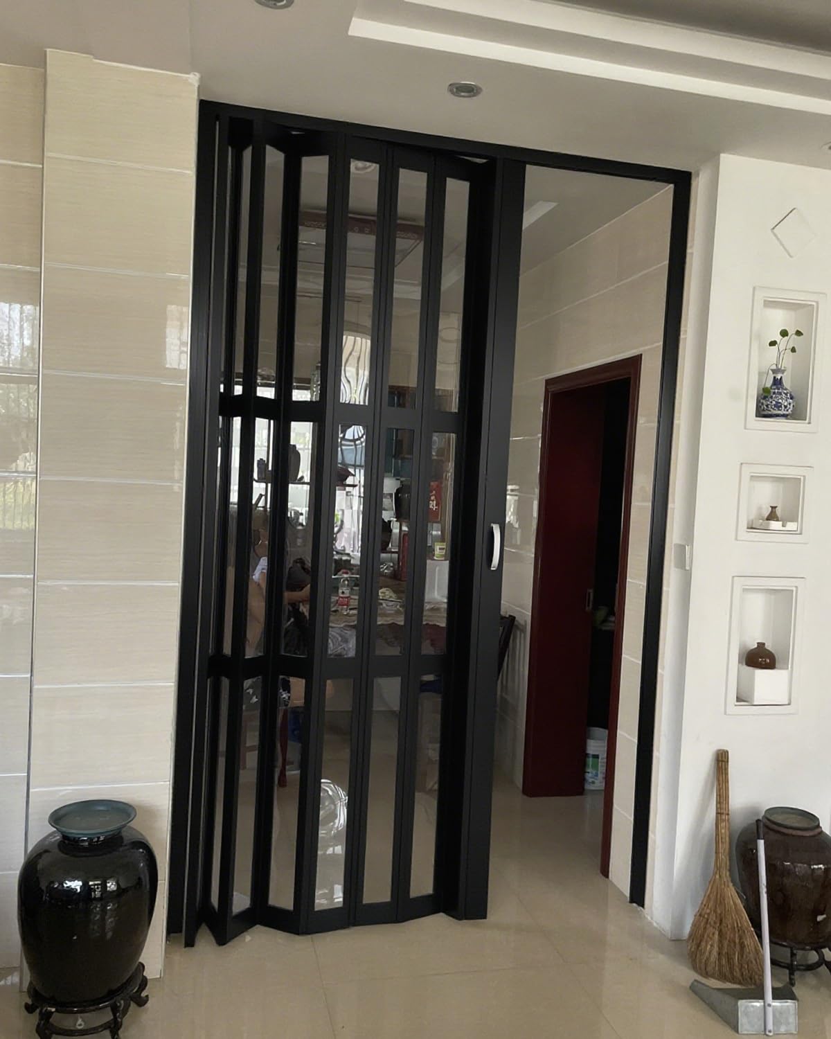 Porte accordéon noire 229 cm pour placard et cuisine style plissé gain de place