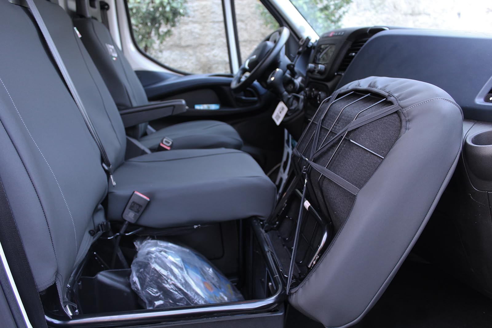 Italfodere - Coprisedili in Finta Pelle Compatibili con Iveco Daily IV dal 2014> - 3 Posti - Accessori Auto Interni - Resistenti e Facili da Pulire - Comfort e Protezione Totale - Facili da Installare