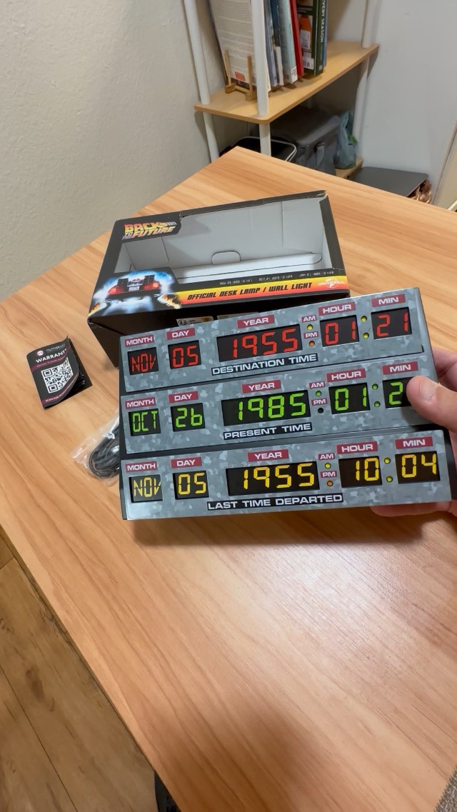 Watch NUMSKULL - Back to The Future 3D Lamp. Gotta have it!! on