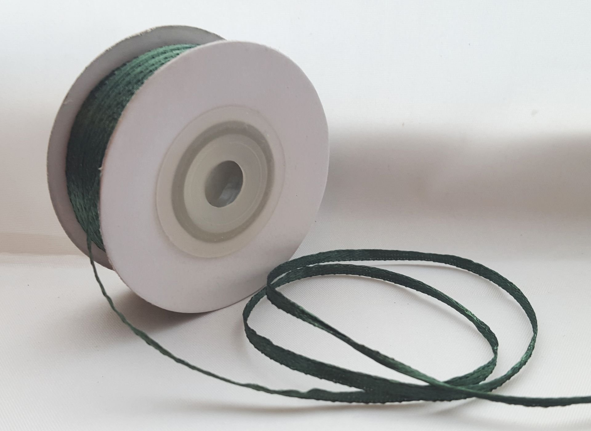 Satin Ribbon Green Single Roll Of Hunter Double Faced 3Mm, 10Mm, 16Mm, 25Mm Widths (3Mm X 50M)