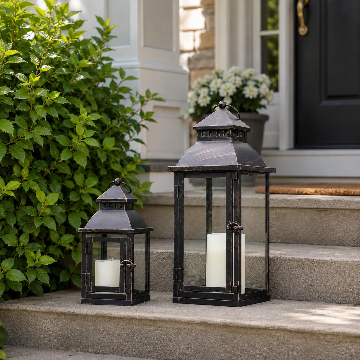 NEEDOMO Lot de 2 lanternes décoratives d'extérieur et d'intérieur (43,2 x 25,4 cm) en métal bronze avec verre, bougeoir pour porche, terrasse, jardin, balcon, mariage, centre de table